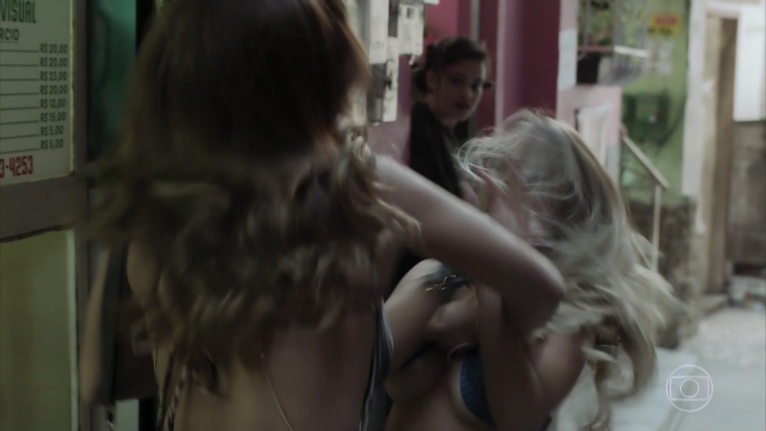 Камила Диаз голышом в анал