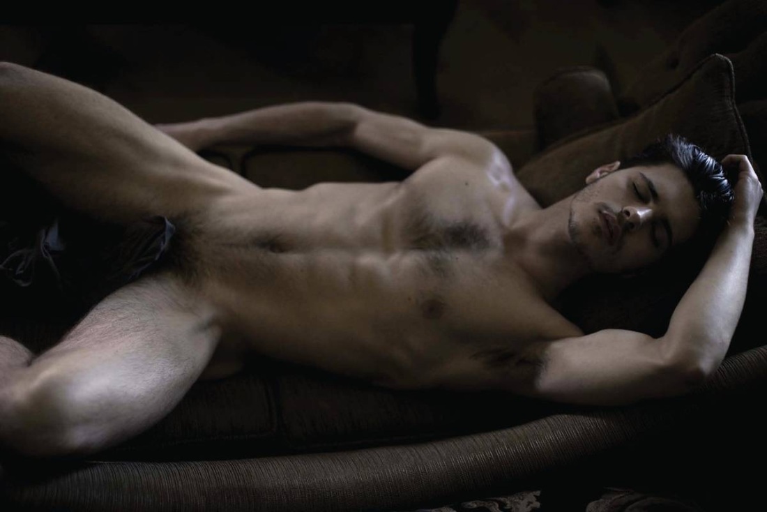 Эротическая фотосессия пары