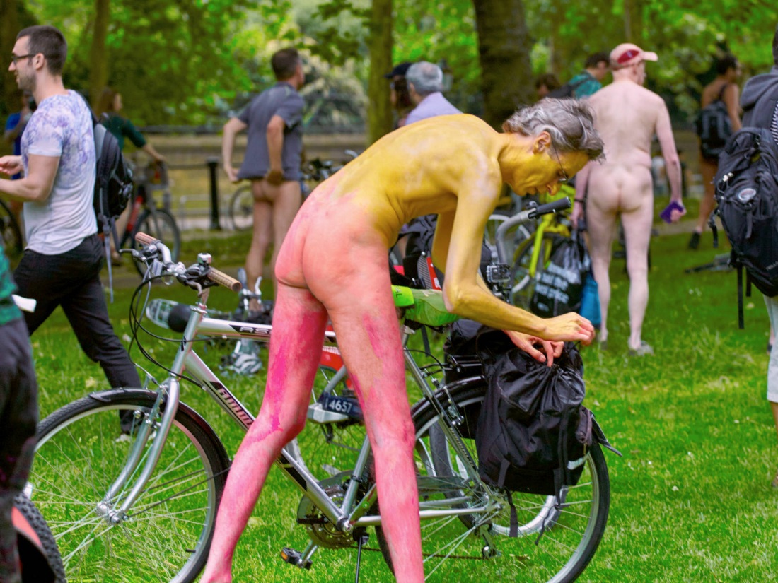 Голый велопробег голышом