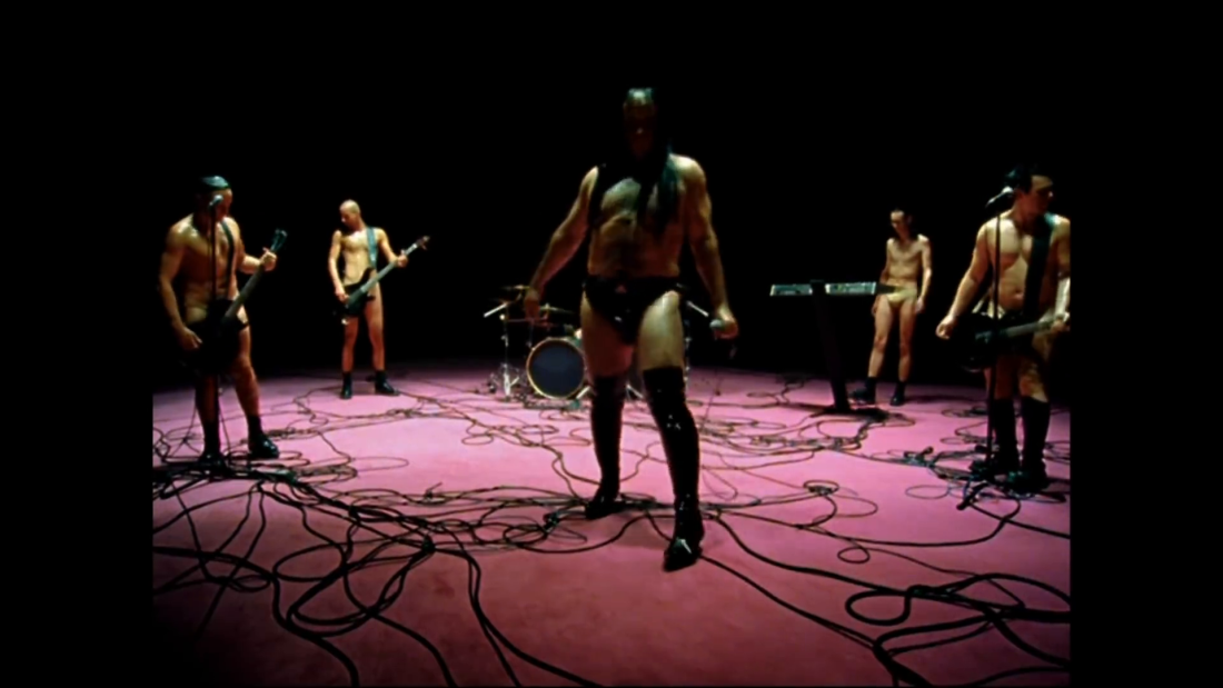 Rammstein Sonne актриса в клипе