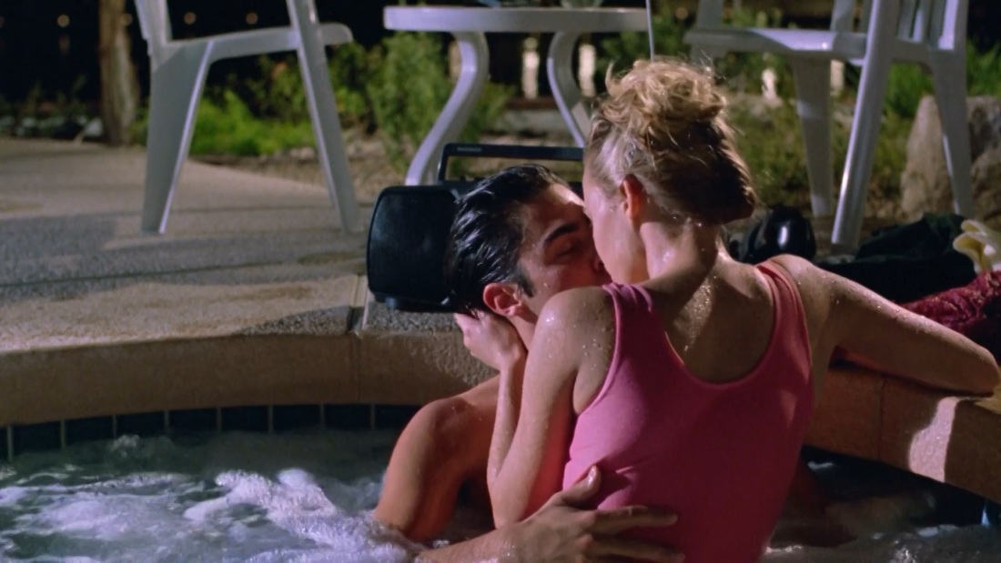 Playboy Джози Биссет голая