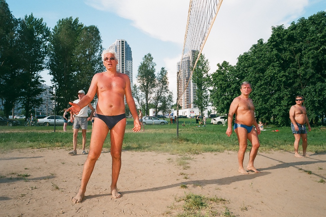 Пляж серебряный Бор ню