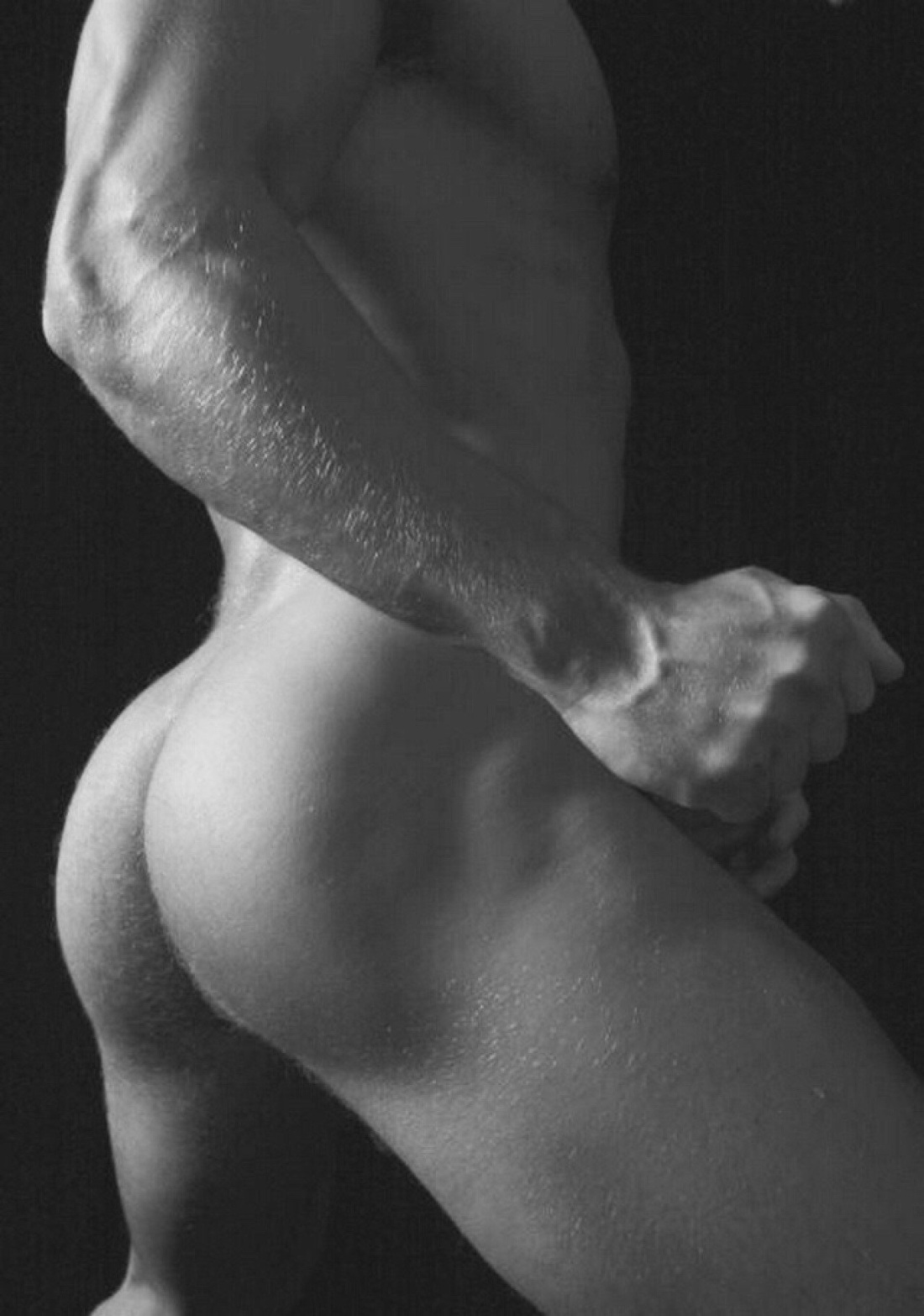 Красивые голые мужские попки