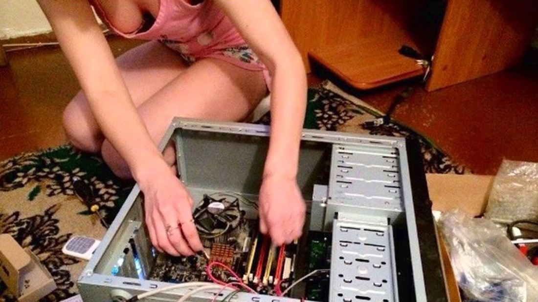 Мастурбация перед компьютером