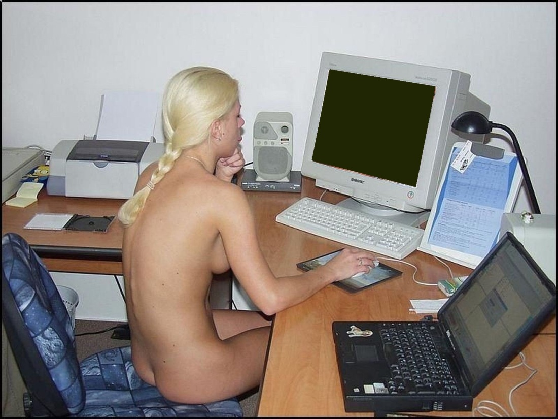 Мастурбация перед компом