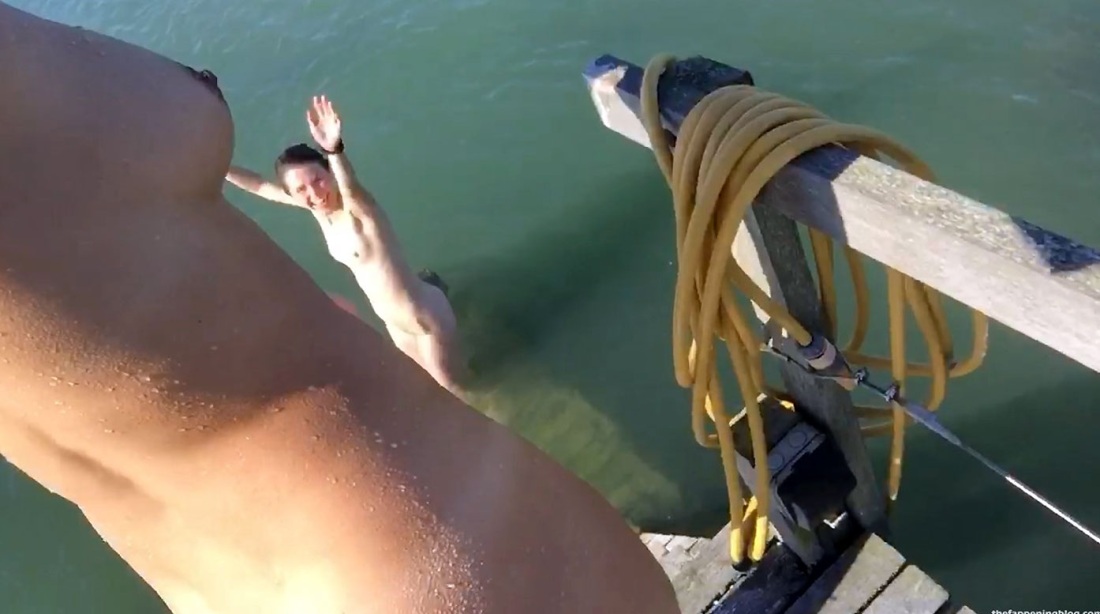 Шейлин Вудли секси голая