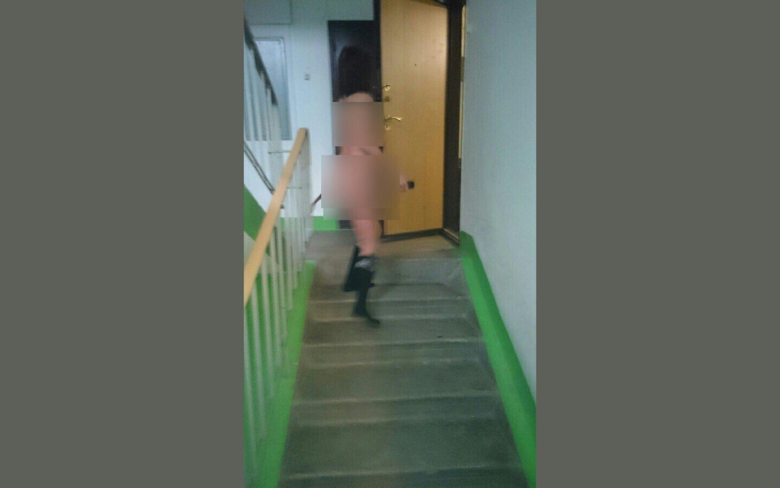 Анальных трах в подъезде