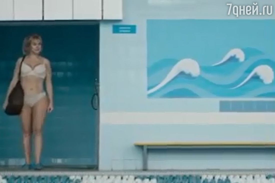 Анна Михалкова в Нижнем белье бассейне