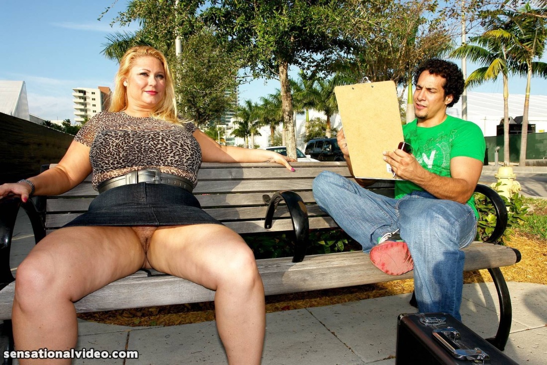 Толстые в юбках без трусов