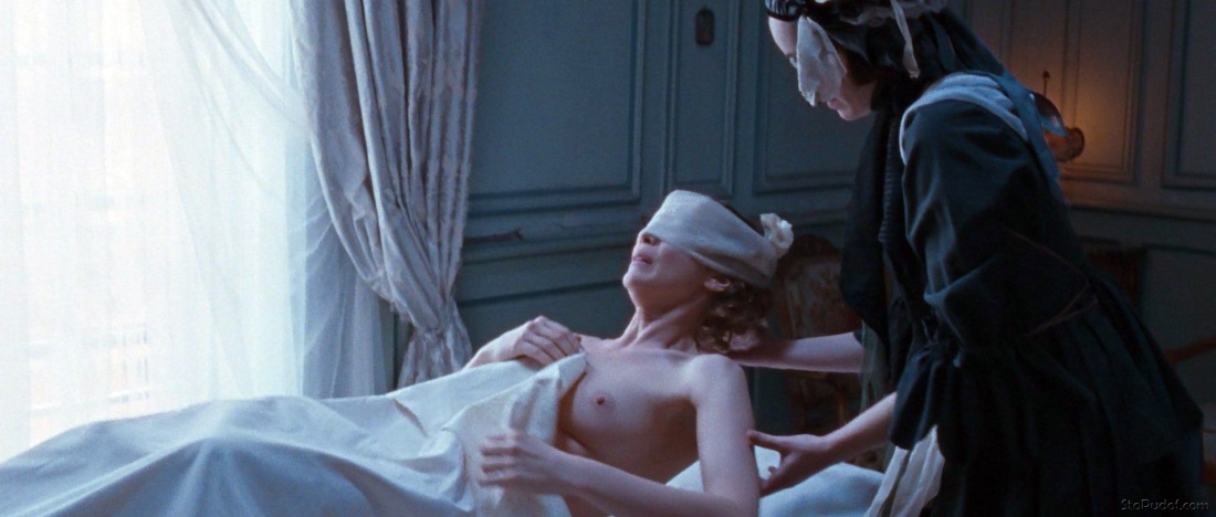 Актриса Вера Фармига голая