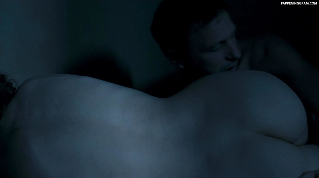 Вера Фармига постельные сцены гифки