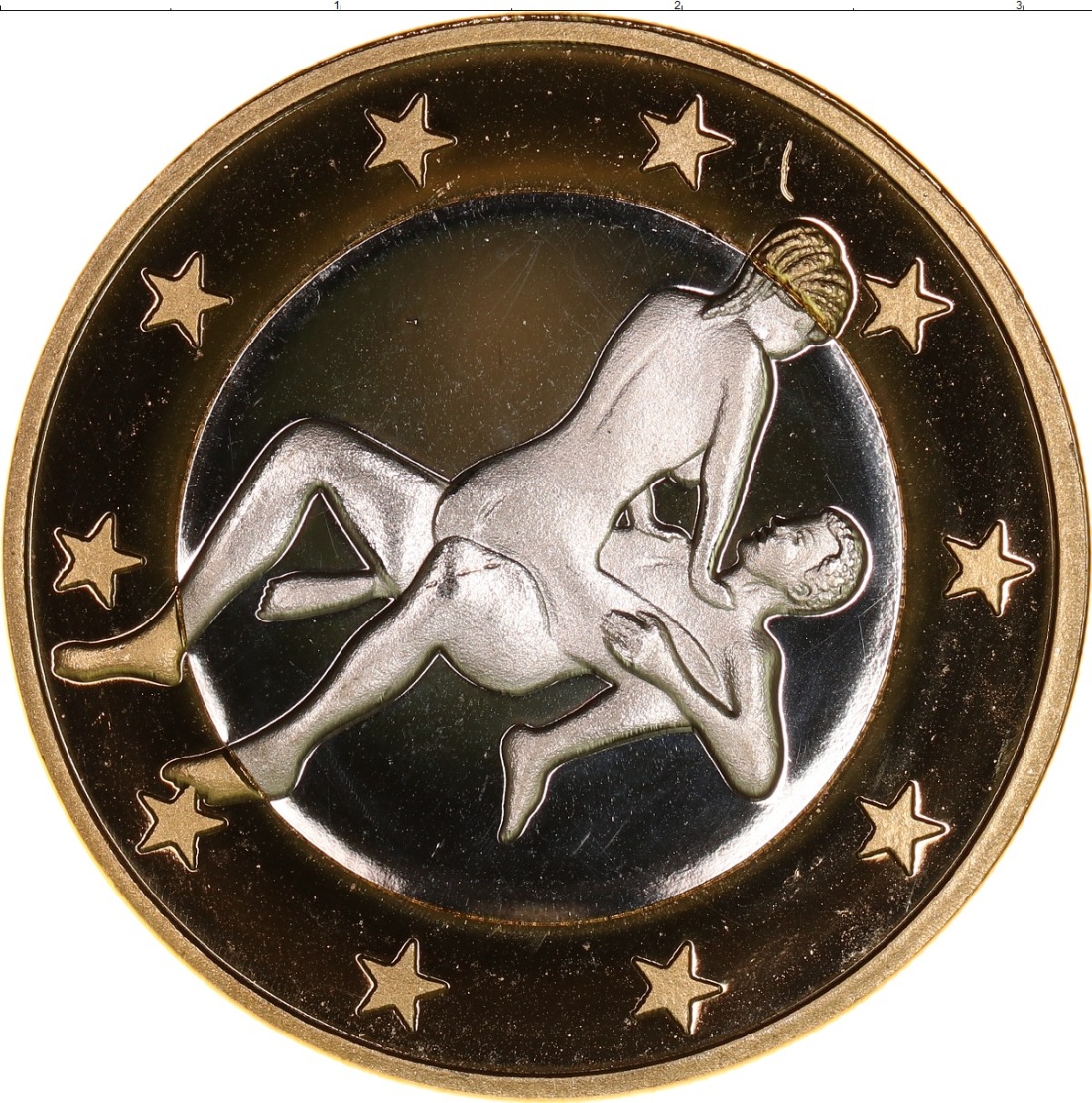 Монеты с позами