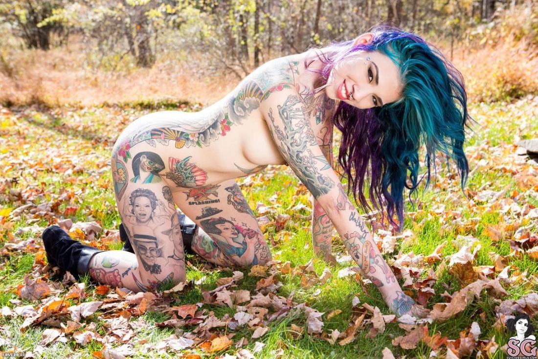 Эротичные девушки с татуировками