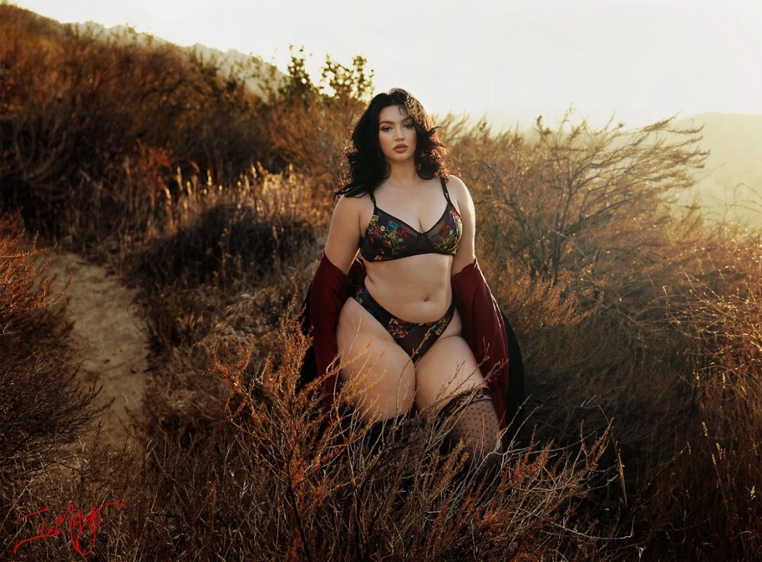 Ясмин Фокс толстушка голая