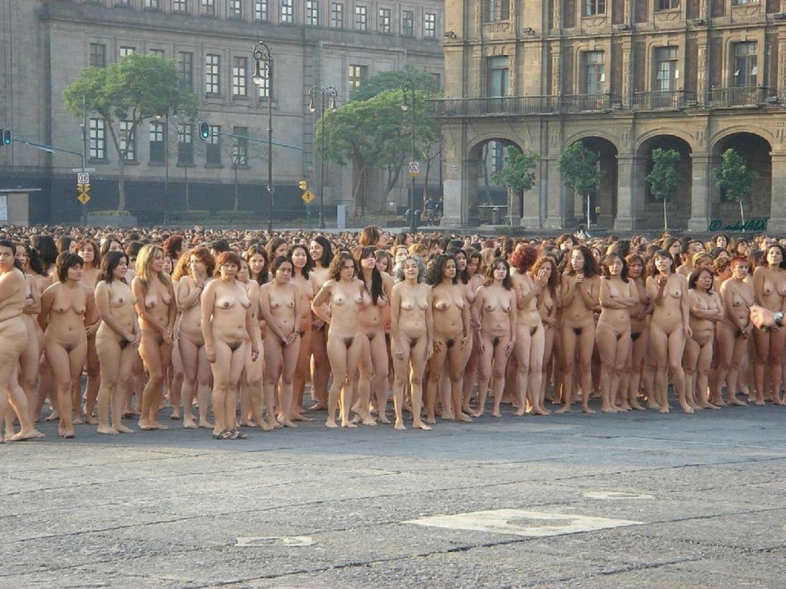 Много голых женщин фото