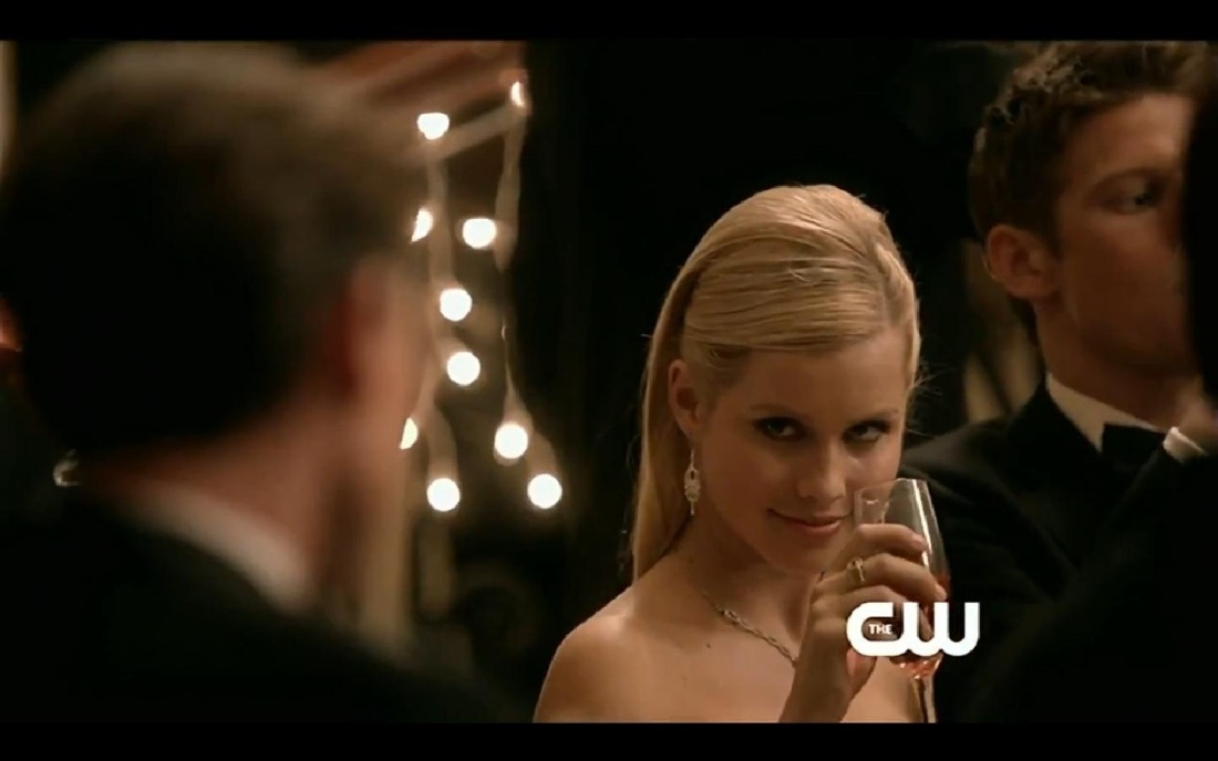 Ребекка на балу Майклсонов