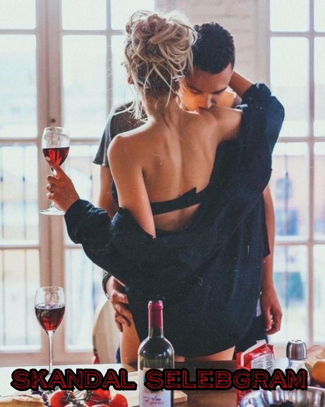 Девушка и парень с вином