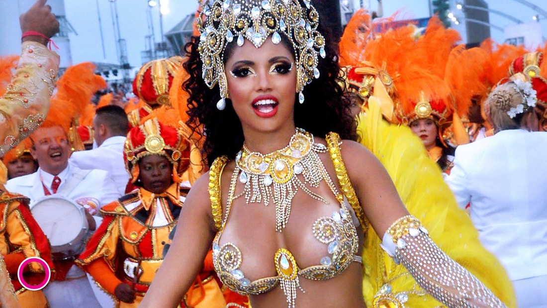 Бразильский карнавал в Рио-де-Жанейро