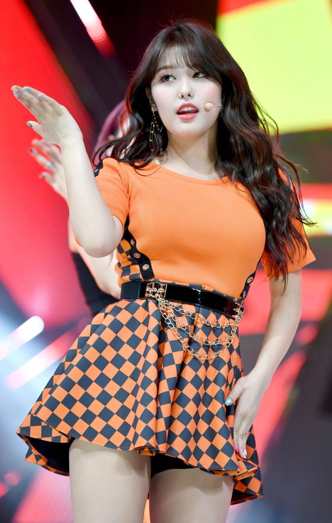 Nancy Singer MOMOLAND
