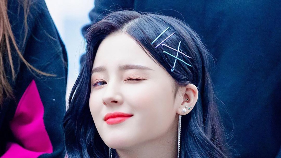 Нэнси момолэнд в купальнике