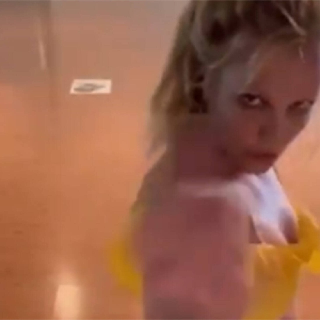 Бритни Спирс голая пизда18+