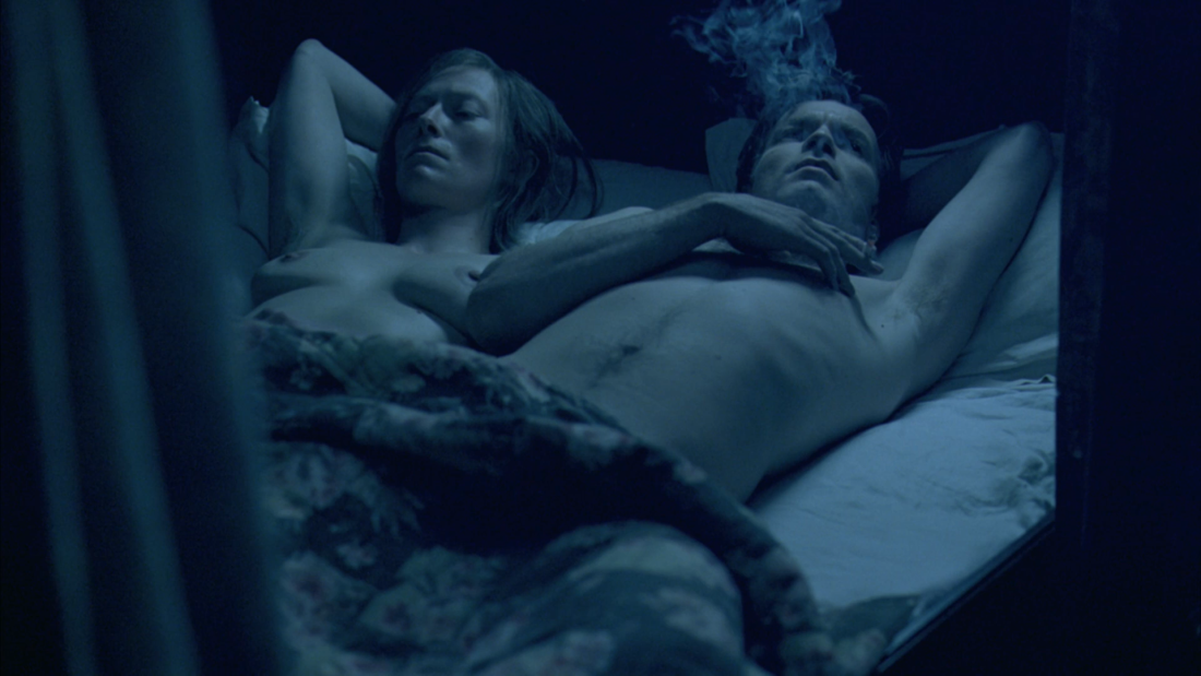 Тильда Суинтон голая в фильме