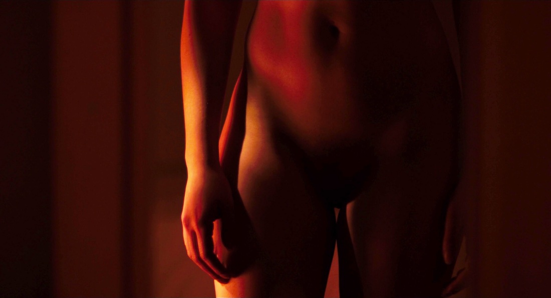 Скарлетт Йоханссон голо