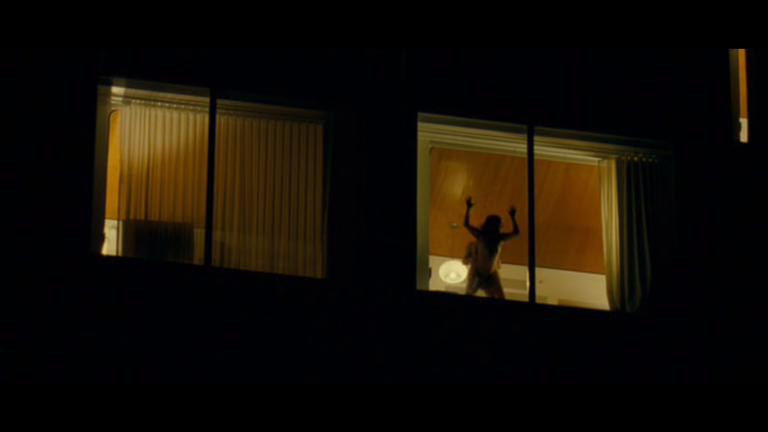 Наблюдает за еблей подруги