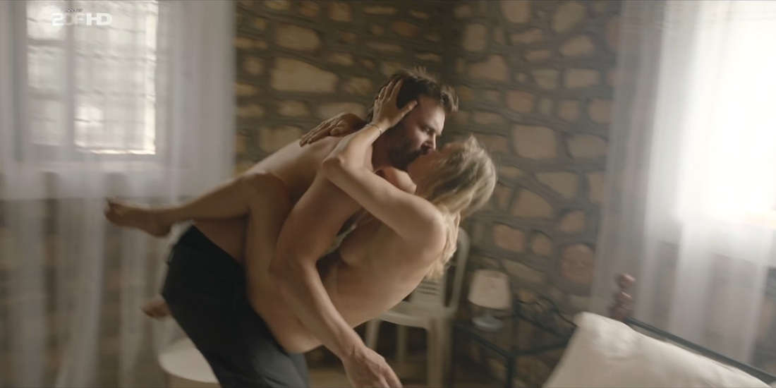 Изабель Лукас плейбой