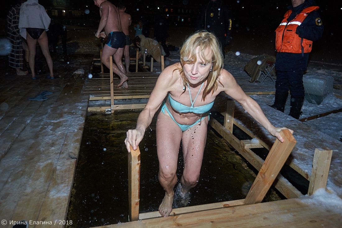 Засветили на крещенских купаниях