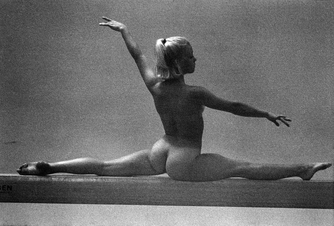 Голые пышные гимнастки