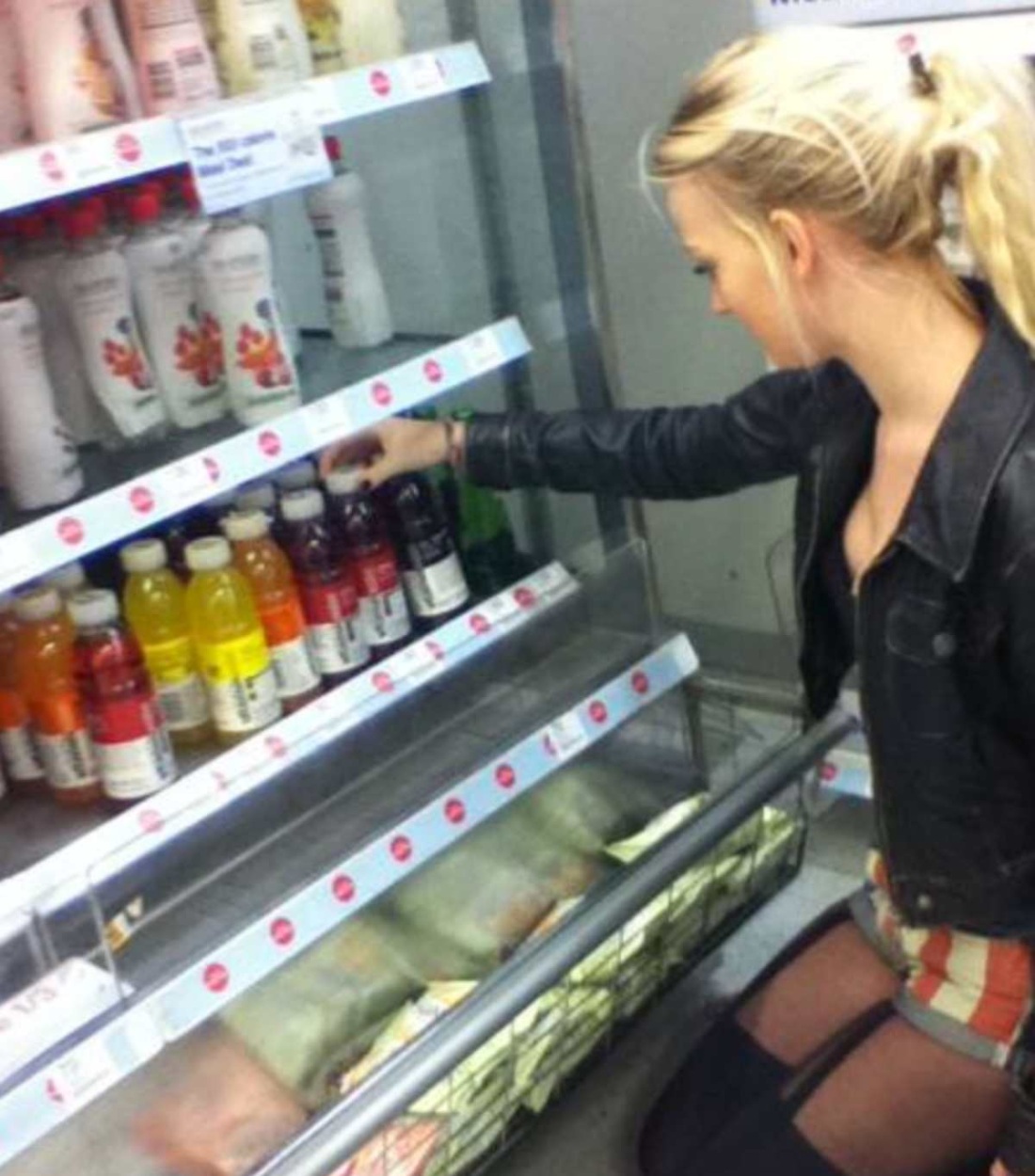 Телки в магазине