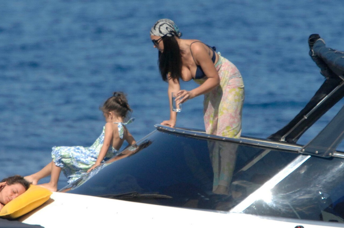 Моника Беллуччи задница