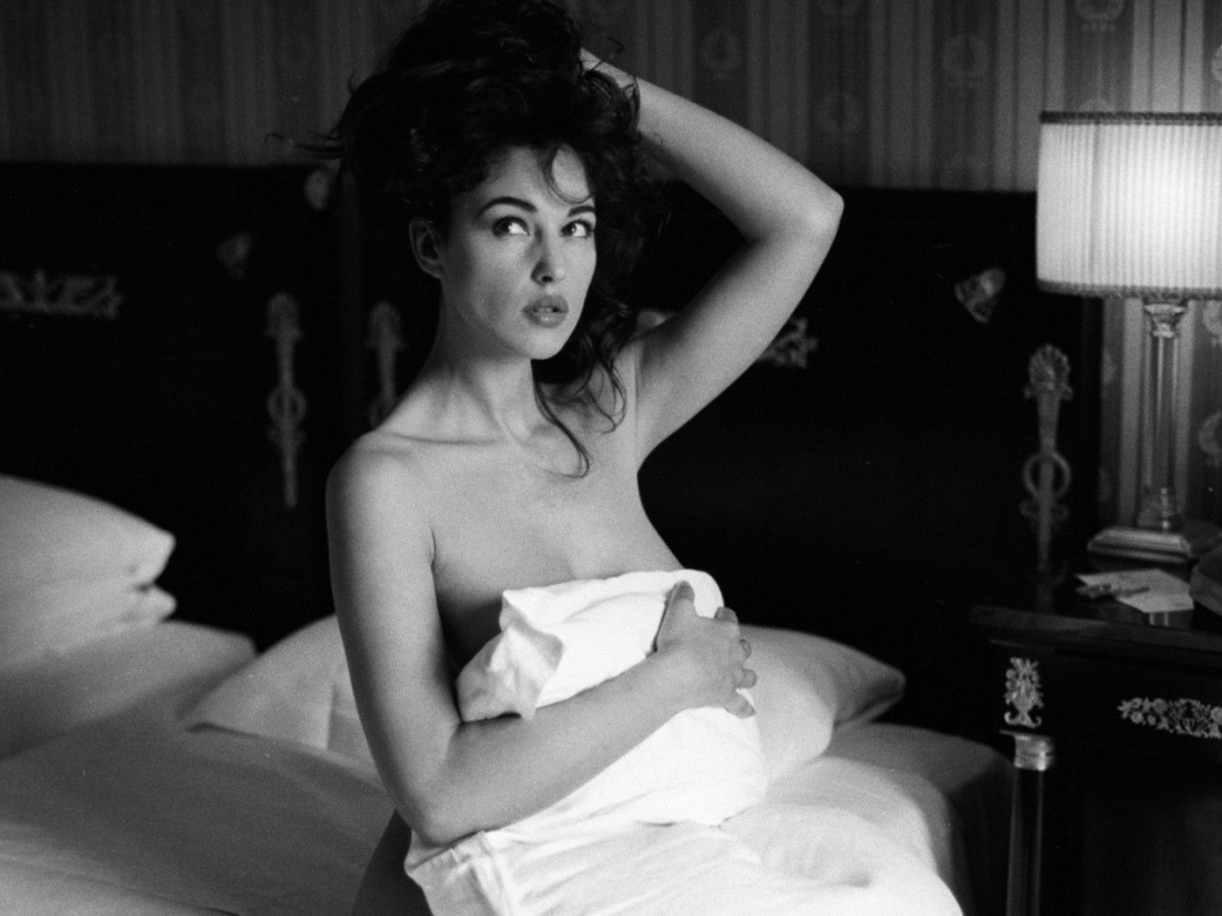 Моника Беллуччи сиськи