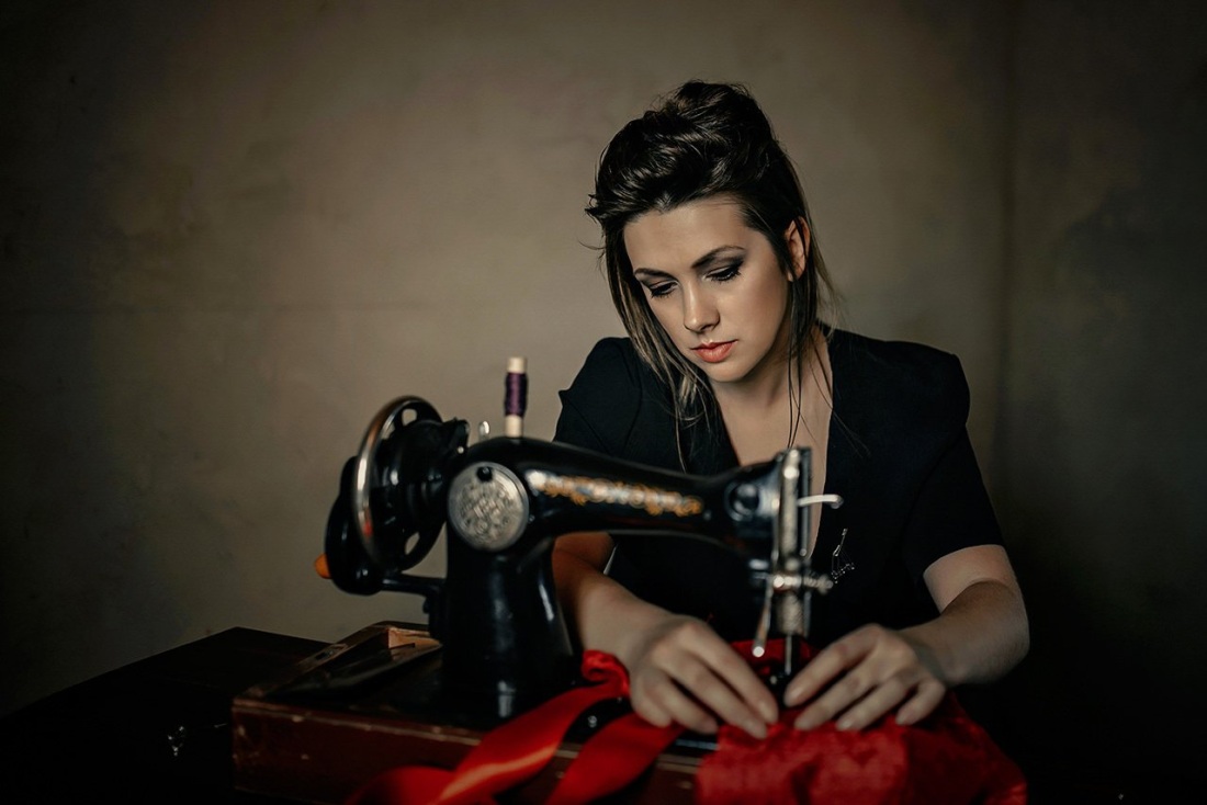 Фотосессия со швейной машинкой
