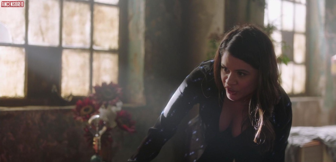 Мелони Диас hot