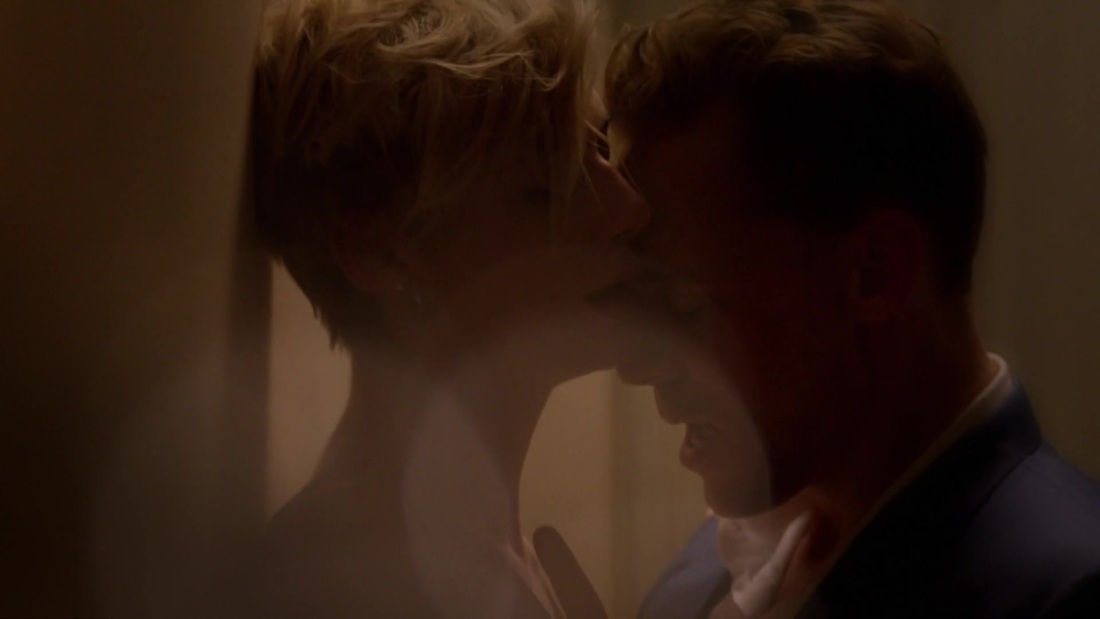 Элизабет Дебики постельные сцены