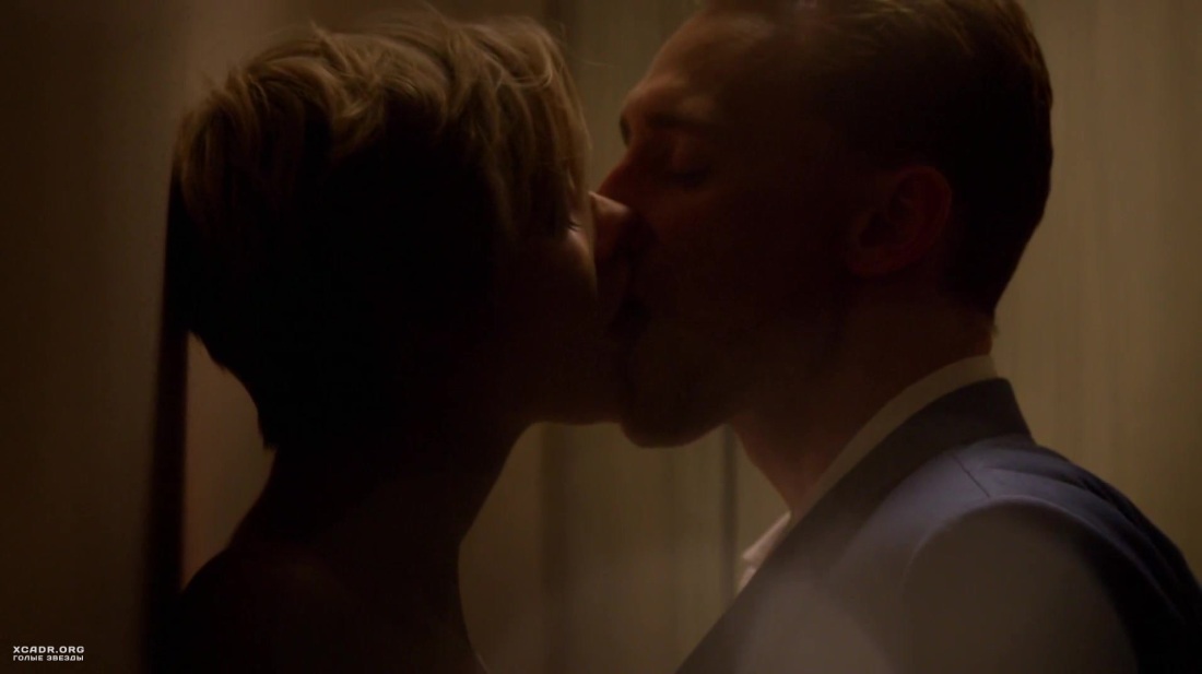 Элизабет Дебики постельные сцены