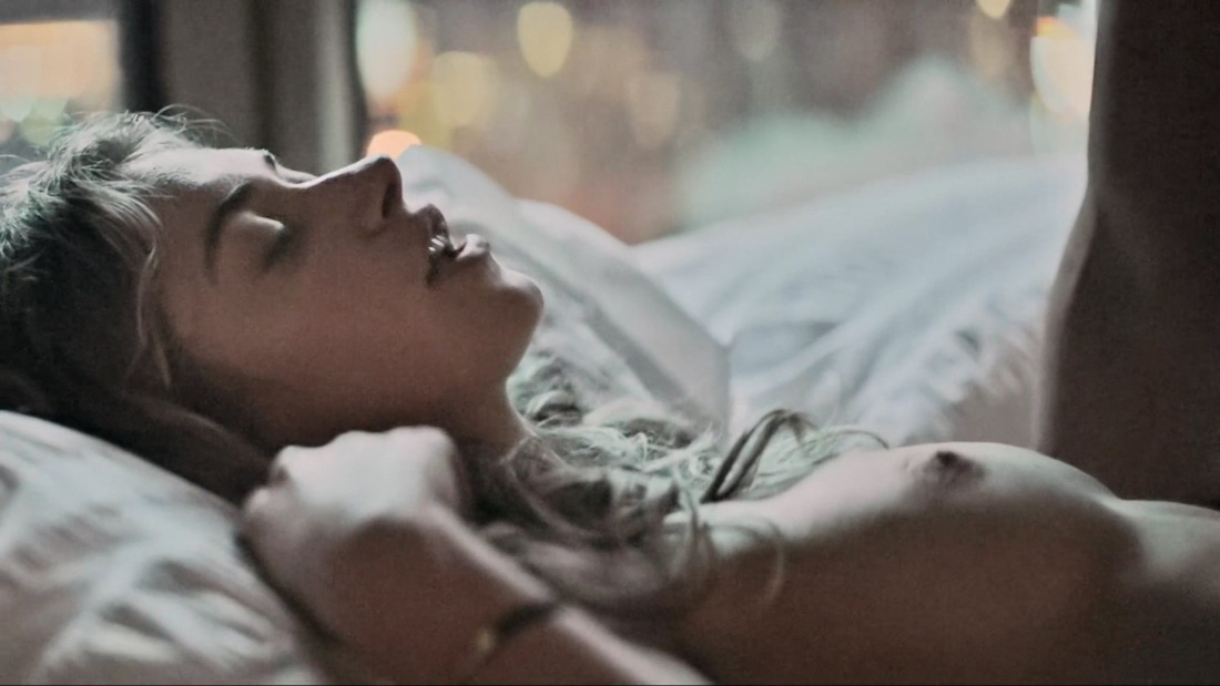 Имоджен Путс постельные сцены