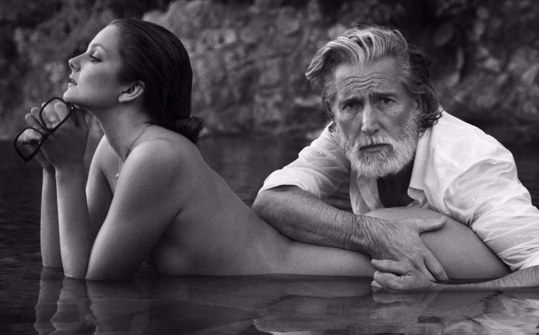 Старичок и девушка