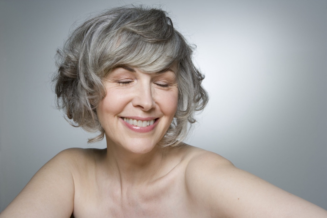 Стрижка Каскад на кудрявые Седые волосы