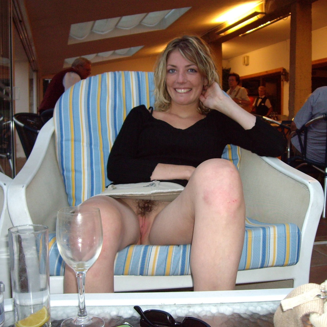 Волосатые киски на корточках