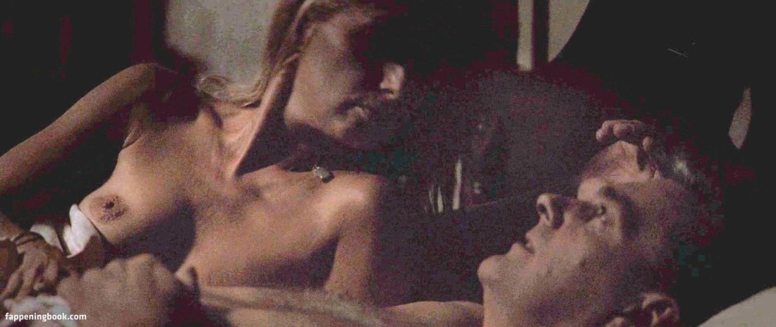 Олуэн Катрин Келли голая