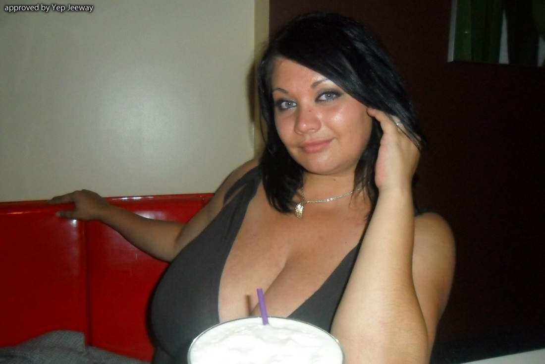 Жена с большой грудью домашнее