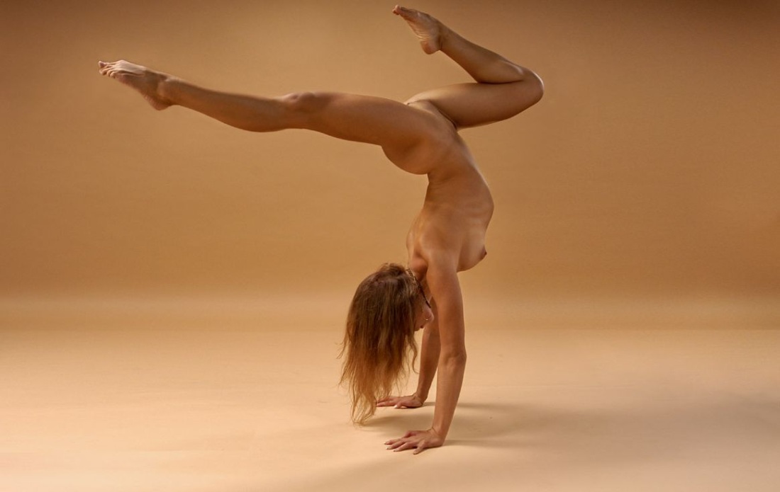 Naked gymnast балерина Ирина