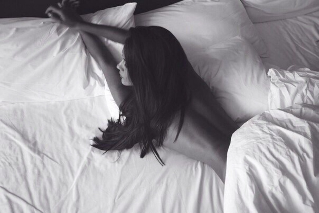 Девушки с длинными волосами в ванной