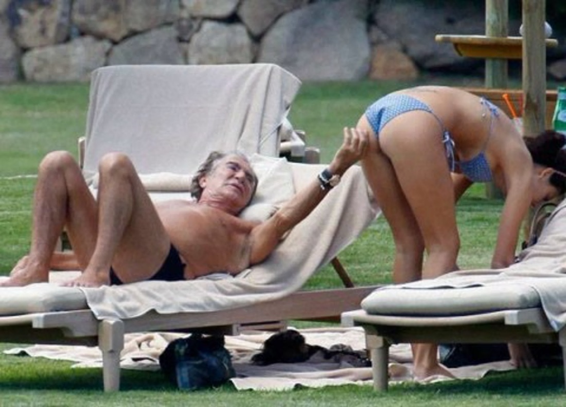 Роберто Кавалли на пляже