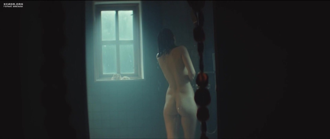 Любовь Аксенова голая в сериале мажор