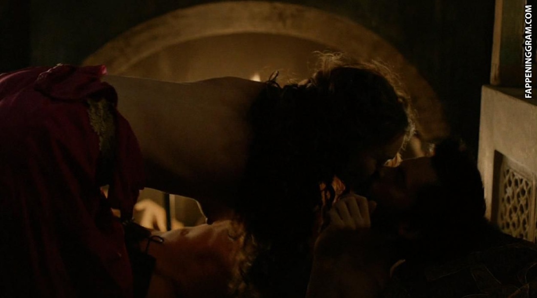 Лора Хэддок постельные сцены