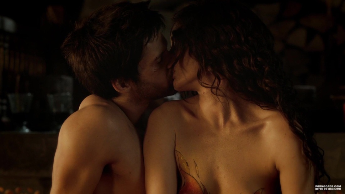 Голая Лара Пульвер из сериала демоны да Винчи